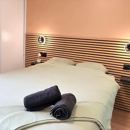 아파트 L'emeraude D'ax - Cozy, Modern & Parking Included 옥스레테르메스