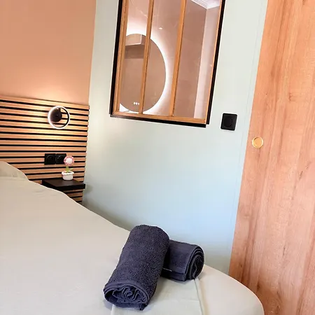 アパート L'emeraude D'ax - Cozy, Modern & Parking Included アクス・レ・テルム